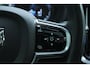 Volvo V60 T8 Automaat Twin Engine AWD Inscription |Panoramadak| Head up display| Electrisch bedienbare voorstoelen| Nappa Lederen interieur| Semi eletrische trekhaak| Rondomzicht Camera| Adaptieve Cruise Control.