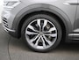 Volkswagen Touareg Elegance 3.0 TSi eHybrid 4MOTION 381 PK | V6 | Plug-In | Trekhaak | Panoramadak | Lederen Bekleding | Achterklep Elektrisch | 21 Inch Velgen | LED Matrix | Stoelverwarming | Stoelventilatie