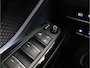Toyota C-HR 2.0 Hybrid Bi-Tone Limited | Elek. verstelbare bestuurdersstoel | Stoelverwarming | JBL Premium Audio |