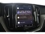 Volvo XC60 T6 AWD Plus Dark | Stoel + Stuur verwarming | Trekhaak | BLIS |