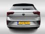 Volkswagen T-Roc 1.5 TSI 150pk R-Line Black Style DSG Automaat Panoramadak / IQ LED / Navigatie / Digital Cockpit / App-connect / Achterklep elektr.