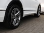 Volkswagen Tiguan 1.4 TSI eHybrid R-Line Business 245PK DSG | Led Matrix | Camera | Keyless | Trekhaak | Stoelverwarming | Side assist