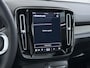 Volvo XC40 232pk Recharge Pro 70KwH Pano-Dak SOH 95% Adaptive-Cruise 20" Elektr.-Leer/Alcantara+Verwarmd+Memory Warmtepomp Harman&Kardon®-Hifi Camera Apple Carplay Android Auto Navi Ecc Pdc Led Elek.Achterklep Keyless Full Led Origineel NLse auto! € 54.000,- nieuw. 1e Eigenaar Origineel Nederlandse Auto Dealeronderhouden 1.500KG -Trekvermogen