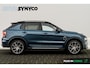 Lynk & Co 01 1.5 Plug-in Hybrid 262 Pk I Modeljaar 2023 I Blackpack I Panoramadak I 75 km Elektrisch I 360 Camera I Infinity Audio I Carplay I 20 inch. LMV l 1e eigenaar