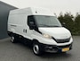 IVECO Daily 35S14V 2.3 136 PK / L2H2 / 30.452 KM !! / 3.500 KG AHG / 270 A DEUREN / TREKHAAK / AIRCO / BLUETOOTH / 3-ZITS