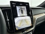 Volvo XC60 T8 Recharge Ultra Dark | 20" | Luchtvering | Trekhaak | Panoramadak | Head-up | Harman Kardon | Elektr. verst. Stoelen | Full LED