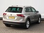 Volkswagen Tiguan 1.5 TSI Comfortline Business 130 pk | LED | Wegkl. Trekhaak | Stoelverwarming | Spiegelpakket | Adaptieve cruise control | 18 inch Velgen