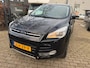 Ford Kuga 1.5 Titanium Styling Pack panoramadak, navi, cruise elec pakket 4wd trekhaak multi-stuur, pdc, nwe apk * rijklaarprijs *