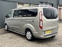 Ford Transit Custom 310 2.2 TDCI L2H1 Limited DC Airco Cruise control Trekhaak 2800kg trekgewicht 6-Persoons Stoelverwarming Bluetooth handsfree Parkeersensoren voor en achter Schuifdeur links en rechts 1e eigenaar Euro 5