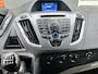 Ford Transit Custom 310 2.2 TDCI L2H1 Limited DC Airco Cruise control Trekhaak 2800kg trekgewicht 6-Persoons Stoelverwarming Bluetooth handsfree Parkeersensoren voor en achter Schuifdeur links en rechts 1e eigenaar Euro 5
