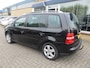 Volkswagen Touran 2.0-16V FSI Highline /7P/CRUISE/NWE APK/GARANTIE
