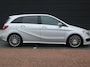 Mercedes-Benz B-klasse 180 AMG Night Edition Plus | Clima | Cruise | Multimedia/Navi | Schuifkantel | Memory | PDC + Camera |