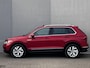 Volkswagen Tiguan 1.4 TSI eHybrid Business Plug-In / Dealer onderhouden / 1.800 kg trekgewicht / 245 PK / Panorama schufdak / Leder comfortstoelen met Memory / Virtual Cockpit / Stuur- en stoelverwarming / Camera 360° / 18"LM wielen/