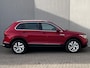Volkswagen Tiguan 1.4 TSI eHybrid Business Plug-In / Dealer onderhouden / 1.800 kg trekgewicht / 245 PK / Panorama schufdak / Leder comfortstoelen met Memory / Virtual Cockpit / Stuur- en stoelverwarming / Camera 360° / 18"LM wielen/