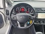 Kia Rio 1.2 CVVT DynamicLine | Navigatie | Camera | Lichtmetalen velgen 17inch | Airco | Cruise control | Getinte ramen achter |