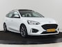 Ford Focus 1.0 EcoBoost ST Line | Panoramadak | Half leder | Trekhaak | Stoelverwarming | Carplay | Camera | Keyless | Navigatie | Climate control | Bluetooth | Parkeerhulp