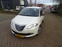 Lancia Ypsilon 0.9 TwinAir Platinum magic parking, parelmoerlak!