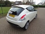 Lancia Ypsilon 0.9 TwinAir Platinum magic parking, parelmoerlak!