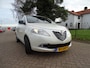 Lancia Ypsilon 0.9 TwinAir Platinum magic parking, parelmoerlak!