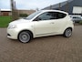 Lancia Ypsilon 0.9 TwinAir Platinum magic parking, parelmoerlak!