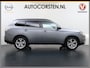 Mitsubishi Outlander 2.0I AUT. 7-Persoons Trekhaak Ecc Cruise Control Keyless Intense+ Bluetooth Lmv 18" Privacy Glas Rockford-Fosgate®-Audio Origineel Nederlandse Auto 1.600kg trekvermogen Slechts 1.425kg