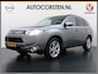 Mitsubishi Outlander 2.0I AUT. 7-Persoons Trekhaak Ecc Cruise Control Keyless Intense+ Bluetooth Lmv 18" Privacy Glas Rockford-Fosgate®-Audio Origineel Nederlandse Auto 1.600kg trekvermogen Slechts 1.425kg