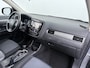 Mitsubishi Outlander 2.0I AUT. 7-Persoons Trekhaak Ecc Cruise Control Keyless Intense+ Bluetooth Lmv 18" Privacy Glas Rockford-Fosgate®-Audio Origineel Nederlandse Auto 1.600kg trekvermogen Slechts 1.425kg