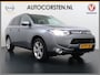 Mitsubishi Outlander 2.0I AUT 7-Persoons ! Trekhaak Ecc Cruise Control Keyless Intense+ Bluetooth Lmv 18" Privacy Glas Rockford-Fosgate®-Audio Origineel Nederlandse Auto 1.600kg trekvermogen Slechts 1425-leeg-gewicht!
