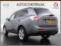 Mitsubishi Outlander 2.0I AUT 7-Persoons ! Trekhaak Ecc Cruise Control Keyless Intense+ Bluetooth Lmv 18" Privacy Glas Rockford-Fosgate®-Audio Origineel Nederlandse Auto 1.600kg trekvermogen Slechts 1425-leeg-gewicht!
