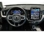 Volvo XC60 T6 Plug-in hybrid AWD Ultra Dark | Stoelverwarming | Electrische wegklapbare trekhaak | Head-Up Display | Adaptive Cruise Control | 360° Parkeercamera | Parkeersensoren voor + achter | Premium Audio by Harman Kardon