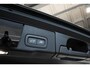 Volvo XC60 T6 Plug-in hybrid AWD Ultra Dark | Stoelverwarming | Electrische wegklapbare trekhaak | Head-Up Display | Adaptive Cruise Control | 360° Parkeercamera | Parkeersensoren voor + achter | Premium Audio by Harman Kardon