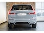 Volvo XC60 T6 Plug-in hybrid AWD Ultra Dark | Stoelverwarming | Electrische wegklapbare trekhaak | Head-Up Display | Adaptive Cruise Control | 360° Parkeercamera | Parkeersensoren voor + achter | Premium Audio by Harman Kardon