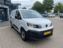 Peugeot e-Partner 136 L2 50 kWh | Navi | 360 Camera | PDC voor en achter | | 11 kW lader | Achterdeuren zonder ruit | Airco| 11 kW lader | Achterdeuren zonder ruit | Airco