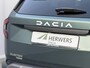 Dacia Duster 1.6 Hybrid 140 Journey / Fabrieksgarantie tot 04-2028 / Stoel & Stuurverwarming / 360 Graden Camera / Dode Hoek Detectie / Apple Carplay & Android Auto / Cruise Control / Climate Control /