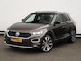 Volkswagen T-Roc 2.0 TSI 4Motion Sport 190 pk | Panoramadak | Trekhaak | Leder | Camera | Stuur- en stoelverwarming | LED | Digitaal dashboard | Adaptieve cruise control | 19 inch Suzuka