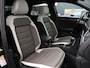 Volkswagen T-Roc 2.0 TSI 4Motion Sport 190 pk | Panoramadak | Trekhaak | Leder | Camera | Stuur- en stoelverwarming | LED | Digitaal dashboard | Adaptieve cruise control | 19 inch Suzuka