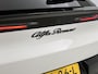 Alfa Romeo Junior Q4 1.2 Hybrid Ibrida 145pk Automaat | Climate Control | Navigatie | Adaptieve Cruise Control | Spiga/Lederen Bekleding | Elektrisch Verstelbare Bestuurdersstoel | Schuif/Kanteldak | Achteruitrijcamera | Elektrisch Bedienbare Achterklep | Dodehoek Detectie | Keyless Entry/Start | Verwarmbare Voorstoelen | 18" Lichtmetalen Velgen | LED | Apple Carplay/Android Auto |
