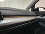 Volkswagen Golf 1.0 eTSI 110pk DSG Life Sfeerverlichting Virtual Cockpit Navigatie DAB+