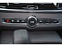 Volvo V90 T6 Recharge AWD Plus Bright - Luchtvering - IntelliSafe Assist & Surround - 360º Camera - Harman/Kardon audio - Adaptieve LED koplampen - Verwarmde voorstoelen, stuur & achterbank - Parkeersensoren voor & achter - Elektr. bedienb. voorstoelen met geheugen - Extra getint glas - 19' LMV
