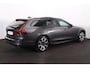 Volvo V90 T8 Recharge AWD Ultra Dark - Luchtvering - Panorama/schuifdak - IntelliSafe Assist & Surround - 360º Camera - Harman/Kardon audio - Adaptieve LED koplampen - Verwarmde voorstoelen, stuur & achterbank - Parkeersensoren voor & achter - Elektr. bedienb. voorstoelen met geheugen - Head up display - Extra getint glas - 19' LMV
