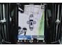 Volvo V90 T8 Recharge AWD Ultra Dark - Luchtvering - Panorama/schuifdak - IntelliSafe Assist & Surround - 360º Camera - Harman/Kardon audio - Adaptieve LED koplampen - Verwarmde voorstoelen, stuur & achterbank - Parkeersensoren voor & achter - Elektr. bedienb. voorstoelen met geheugen - Head up display - Extra getint glas - 19' LMV