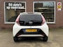 Toyota Aygo 1.0 VVT-i x-play | Airco | Camera | Cruise | Leer | Stoelverwarming