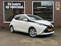 Toyota Aygo 1.0 VVT-i x-play | Airco | Camera | Cruise | Leer | Stoelverwarming