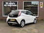Toyota Aygo 1.0 VVT-i x-play | Airco | Camera | Cruise | Leer | Stoelverwarming