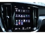 Volvo V60 B4 Automaat Momentum Business | Verwarmbare voorstoelen | Lederen bekleding | Verwarmbaar stuurwiel | Verwarmbare voorruit | Achteruitrijcamera | 17 inch Lichtmetalen velgen