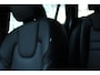 Volvo V60 B4 Automaat Momentum Business | Verwarmbare voorstoelen | Lederen bekleding | Verwarmbaar stuurwiel | Verwarmbare voorruit | Achteruitrijcamera | 17 inch Lichtmetalen velgen