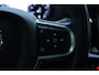 Volvo V60 B4 Automaat Momentum Business | Verwarmbare voorstoelen | Lederen bekleding | Verwarmbaar stuurwiel | Verwarmbare voorruit | Achteruitrijcamera | 17 inch Lichtmetalen velgen