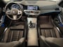 BMW 3-Serie 320e High Executive 18"/Leder/Laser LED/Stuur + stoelverwarming/Dodehoek/Elektrische klep/Trekhaak/Hed-up/Keyless