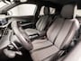 Peugeot 2008 1.2 PureTech Allure Sport Automaat (APPLE CARPLAY, NAVIGATIE, CLIMATE, 360 CAMERA, LEDER, SPORTSTOELEN, GETINT GLAS, ZWART HEMEL, CRUISE, NIEUWSTAAT)