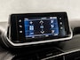 Peugeot 2008 1.2 PureTech Allure Sport Automaat (APPLE CARPLAY, NAVIGATIE, CLIMATE, 360 CAMERA, LEDER, SPORTSTOELEN, GETINT GLAS, ZWART HEMEL, CRUISE, NIEUWSTAAT)